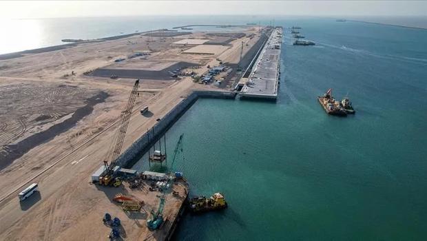 Iraqi PM calls for faster work on Development Road