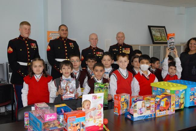 US Marines visit children with leukemia