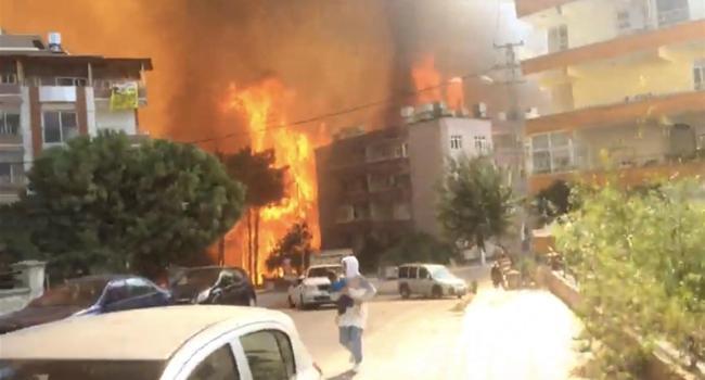 At least 10 injured in southern Turkey forest fires