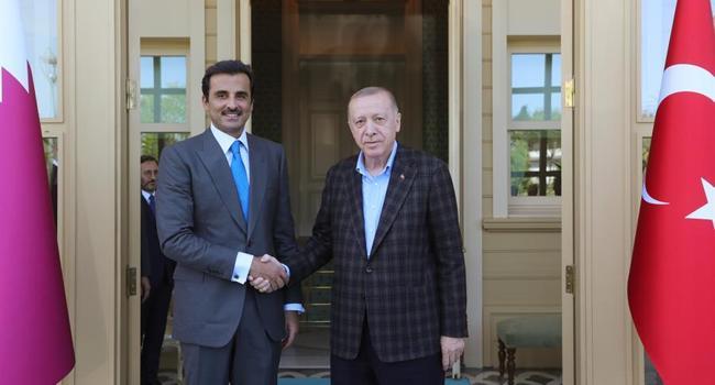 President Erdoğan meets Qatars emir in Istanbul