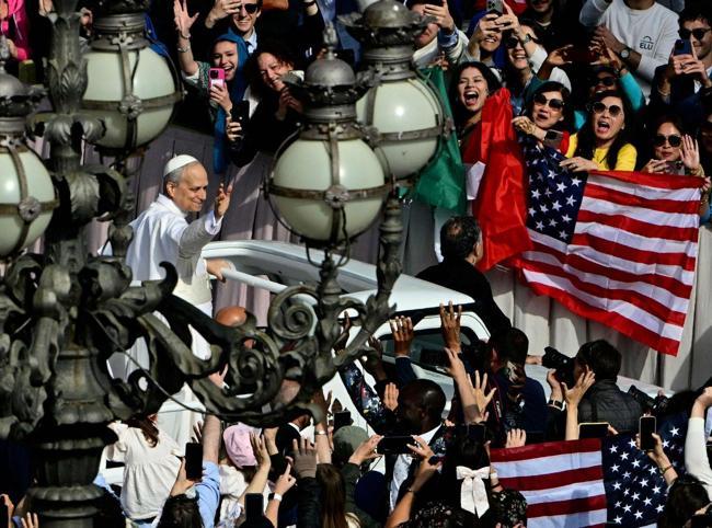 Leo XIVs inauguration mass begins in St Peters Square