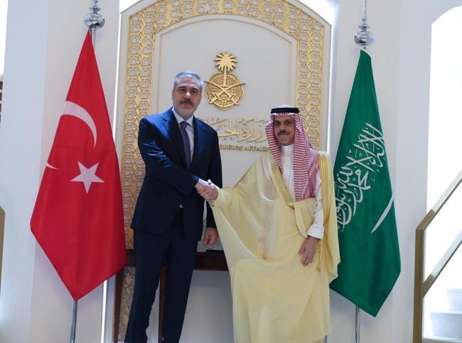 Türkiye vows closer regional ties with Saudi Arabia