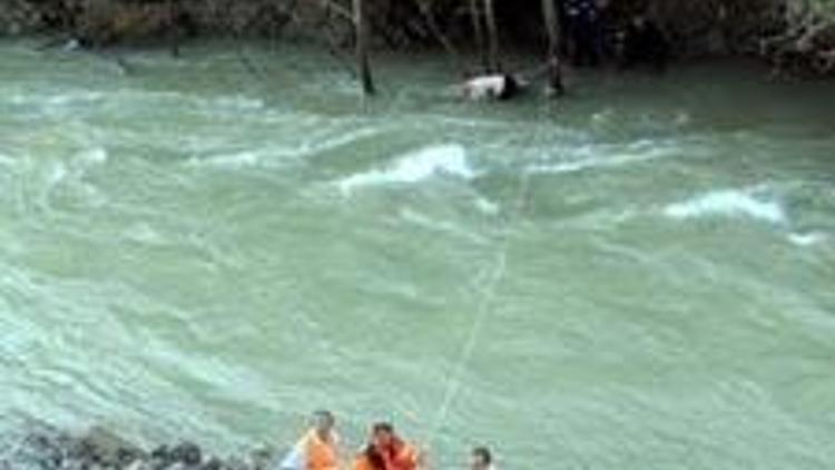 Kelkit Çayı na uçan otomobilde 5 ölü Son Dakika Haber