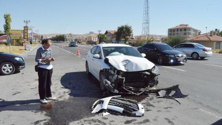 Aksaray Haberleri Otomobille hafif ticari araç çarpıştı 4 yaralı