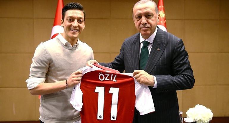 Turkish town to replace Mesut Özil’s German team photo with one alongside Erdoğan