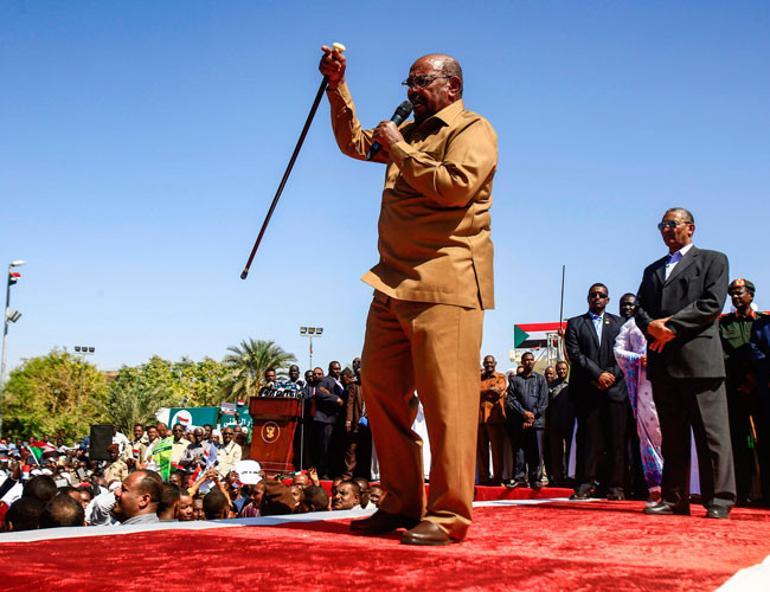 Three dead after Sudan protest as crowds cheer Bashir at rival rally