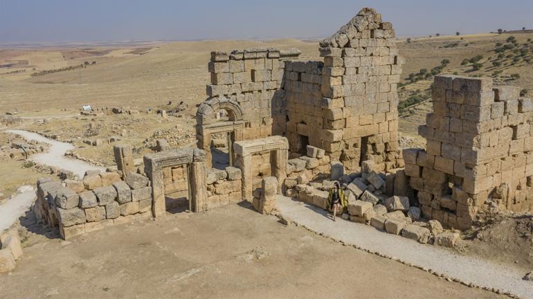 Motifs of ancient artifacts turn into jewelry