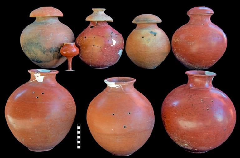 Urns found in Çavuştepe Castle under examination