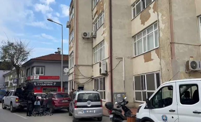 Depremde Kolonlar Atlayan Belediye Binas Tahliye Edildi Son Dakika