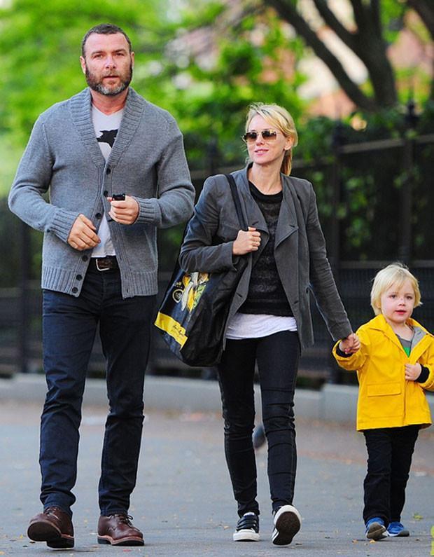 Aralarında çarpıcı boy farkı olan ünlü çiftler