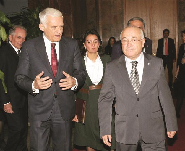 Speaker warns on charter deadline