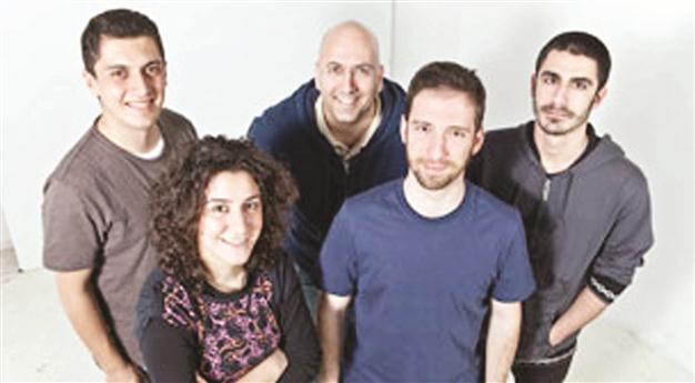 Rock band on Ankara stage