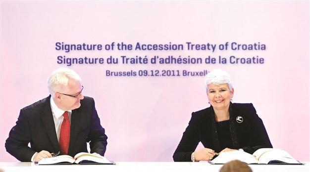 Turkey gets EU advice as Croatia gets assent