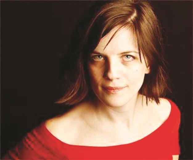 VIENNESE TURKISH JAZZ SINGER ON STAGE