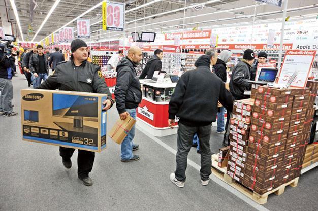 Turkey should pull down inflation goal, IMF says