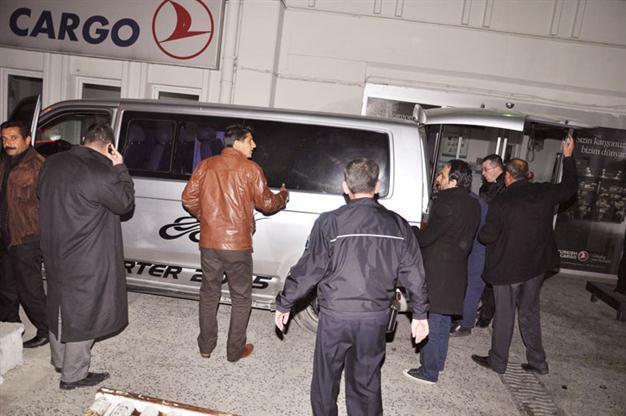 Five arrested in alleged handover of Syrian colonel