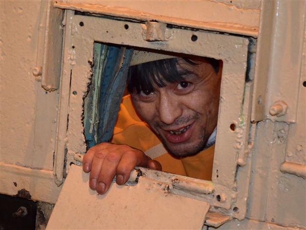 Hundreds of Kyrgyz prisoners sew lips shut in hunger strike