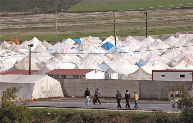 British experts to visit Syrian camps in Turkey