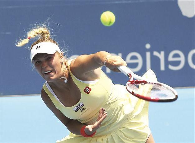 Wozniacki through to Sydney quarters