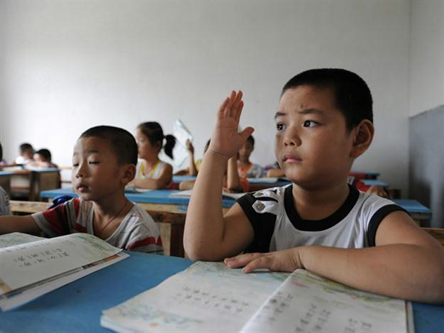 China bans toddler palm-reading at kindergartens