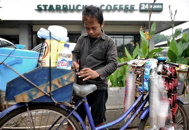 Starbikes: the poor Indonesians Starbucks