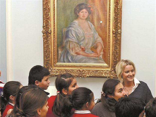 Nearly 8,200 people see Renoir painting in İzmir