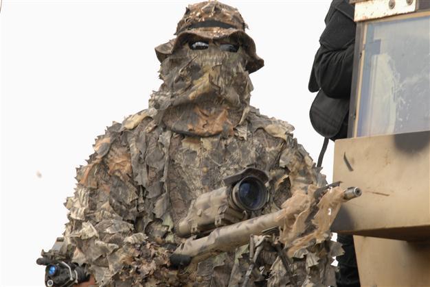 Americans briefly held by Iraqi forces: officials