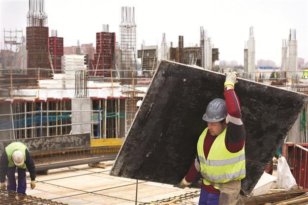 Spain sees shrinkage again after two years