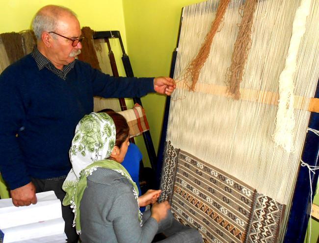 Turkeys Changemakers: He taught girls how to weave rugs; they weaved life into rug patterns
