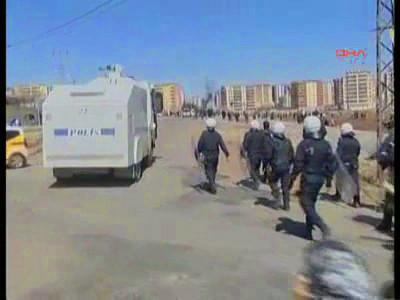 Police, groups clash at Nevruz celebrations