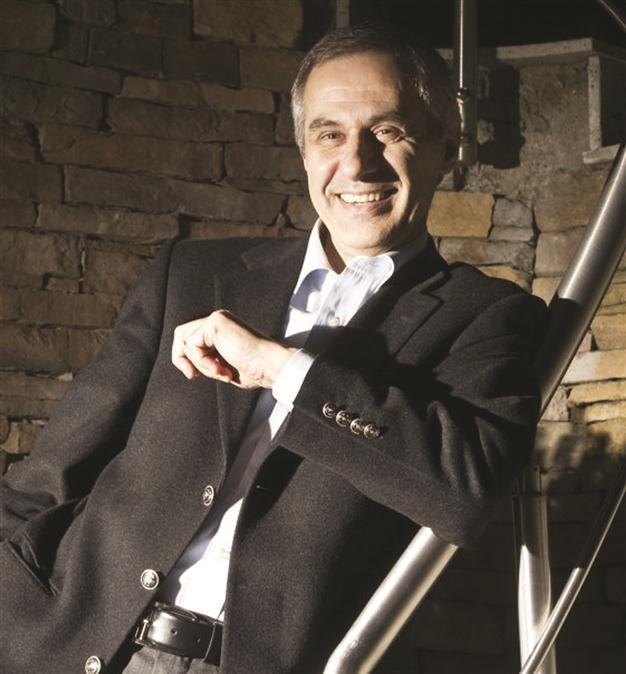 Doğan Canku to give live performance at club Alt