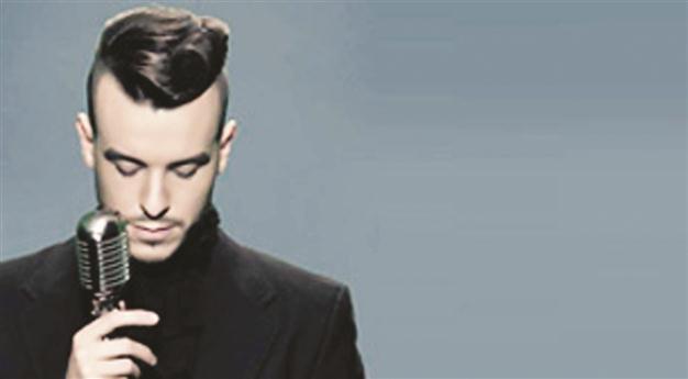 Cem Adrian on southern stage