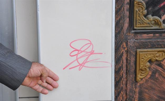 Alevi citizens concerned with mark on their doors