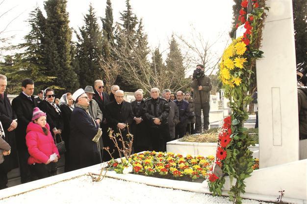 Assassinated journalist remembered at his grave