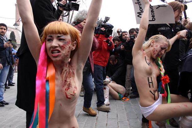 FEMEN activists detained in Istanbul