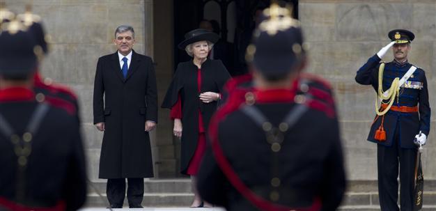 Turkish President Gül begins Dutch state visit