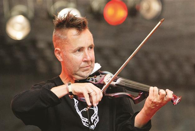 British violin master on Istanbul stage