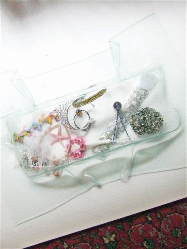 Glass ‘boats’ to cross the Bosphorus in new project