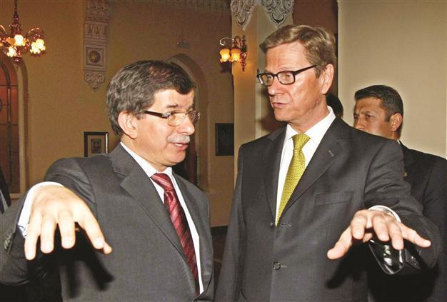 Turkey ramps up pace of EU bid after French polls