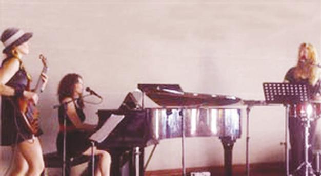 Doa Band at Istanbul club Beyoğlu Hayal