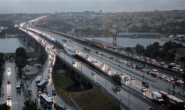 Lightning kills 2 as Turkey struggles with heavy rain