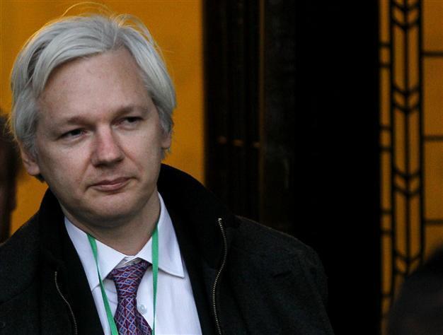 Julian Assange asks top UK court to reopen case