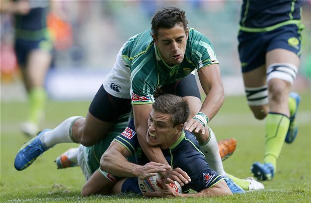 Angry dad attacks ref at junior rugby match