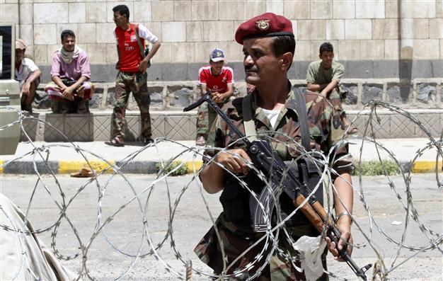 96 killed in Yemen suicide blast: medics