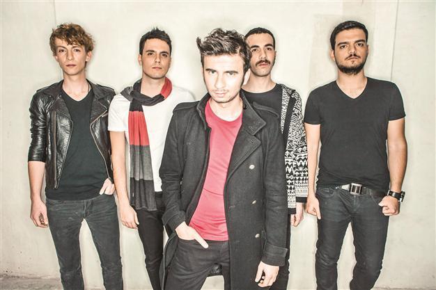 Vera takes the stage at club Ghetto