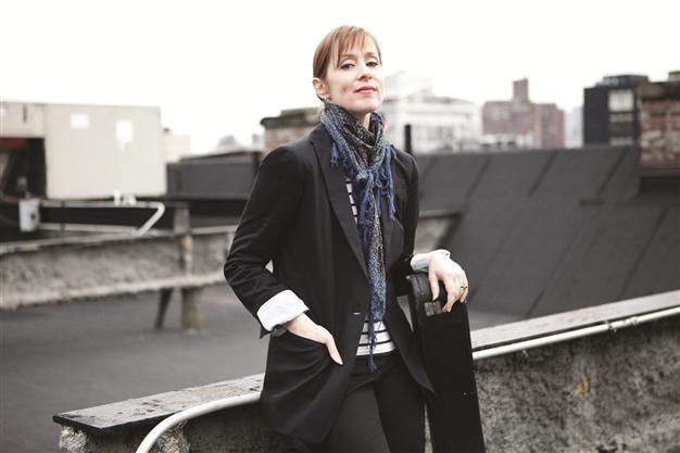 SUZANNE VEGA