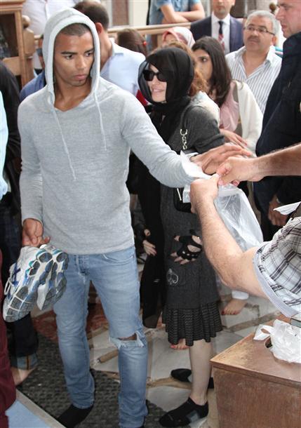 Madonna asked if island was artificial, not the Bosphorus: report