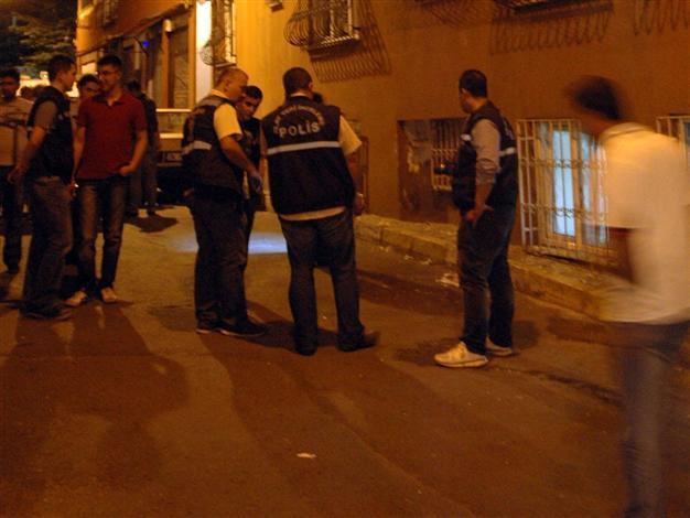 Two wounded by blast in Istanbul