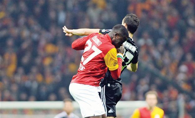 Super Final starts under clouds of off-pitch issues