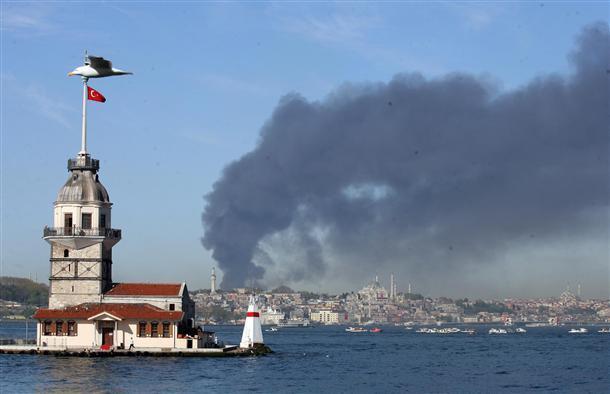 Large Istanbul fire damages more than 60 workshops